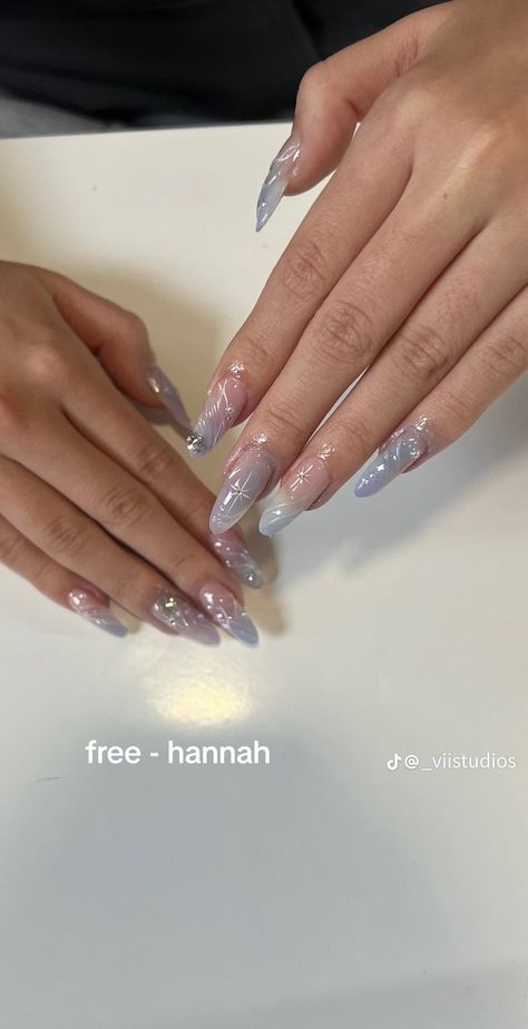 White Aura Nails, Nail Inspo White, Ethereal Nails, White Aura, Aura Nails, Nail Board, Pretty Fashion, Nails White, Manicure Ideas