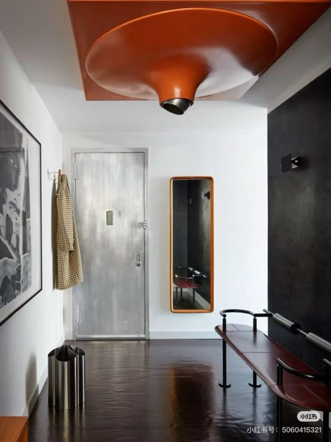 Brutalist Apartment, Michael Reynolds, Chinatown New York, Brutalist Interior, Magazine Editor, The World Of Interiors, Manhattan Apartment, Beauty Magazine, World Of Interiors