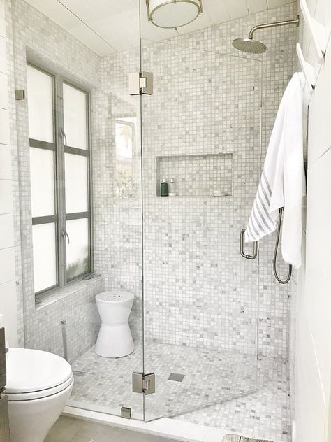 Marble Tiles Shower Walls, Bisazza Mosaic Bathroom, Mosaic Bathroom Floor Tile, Marble Mosaic Bathroom, Master Toilet, Mosaic Bathroom Floor, Mosaic Tile Bathroom Floor, Shower Marble, Bathroom Floor Tile Ideas