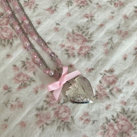 Doll Jewelry, Pinky Promise, Pink Girly Things, Pink Vibes, Blogger Girl, Miss Dior, Heart Locket, Girly Jewelry, Soft Girl