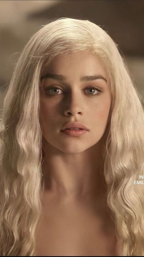 Emilie Clarke, Emilia Clarke Pics, Emilia Clarke Daenerys, Emilia Clarke Daenerys Targaryen, Sherilyn Fenn, Queen Of Dragons, Yennefer Of Vengerberg, Targaryen Aesthetic, Gra O Tron