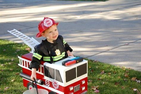 Firetruck Costume, Firefighter Costume Kids, Wagon Costume, Fireman Costume, Baby Contest, Firefighter Costume, Halloween Costumes To Make, Costume Toddler, Baby Kostüm