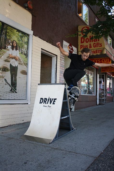 Skate Shop Aesthetic, Skate Shop Design, Skateboard Storage, Skateboard Room, Skateboard Furniture, Skate Ramp, Skateboard Companies, Sidewalk Signs, Skate Store