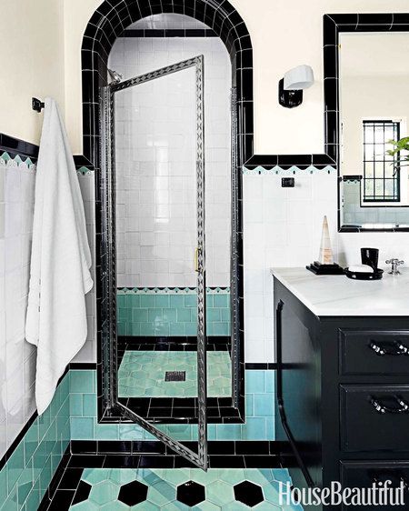 The bold use of tilework in these two bathrooms may look original to the 1930s, but every square foot is all new. See how designer Madeline Stuart gave these completely-renovated bathrooms a vintage feel.  House Beautiful Retro Bathroom Ideas, Colorful Bathrooms, Retro Apartment, Black And White Tile, Bold Tile, Tiled Bathroom, New Bathroom Designs, Old Bathrooms, French Country Bathroom