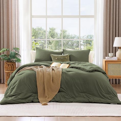 PRICES MAY VARY. 【Minimalist & Fashionable】WRENSONGE is the ultimate answer for a professional design approach to your bedroom decor. This minimalist quilted look combines perfectly with timeless, feel-good fashion colors. These olive green twin comforter will effortlessly upgrade your bedroom style grounded in a relaxed and cozy atmosphere. 【Soft & Durable】2pc twin bed in a bag set includes: 1 comforter 66" x 90", 1 pillow sham 20" x 26". Our twin xl comforter is crafted from 100% premium micro Green Bed Set Ideas, Olive And Beige Bedroom, Olive Green Comforter Bedroom, Hunter Green Bedding, Soft Green Bedroom, Green Comforter Bedroom, Sage Bed, Twin Bed Comforter, Dark Bedding