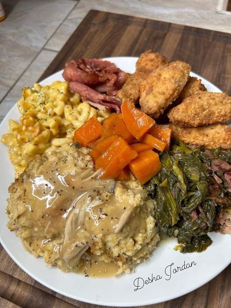 Homemade Comfort Food, Southern Recipes Soul Food, Thanksgiving Cooking, Soul Food Dinner, Food Babe, Healthy Food Motivation, Food Recepie, Food Goals, Food Videos Cooking