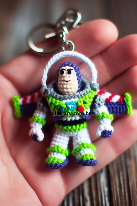 Crochet a miniature Buzz Lightyear amigurumi keychain! Perfect for "Toy Story" fans, with detailed steps to create this space ranger hero Crochet Buzz Lightyear, Crochet Toy Story, Crochet Movie, Crochet Turtle Pattern Free, Crochet Minis, Crochet Turtle Pattern, Amigurumi Keychain, Space Ranger, Mini Toys