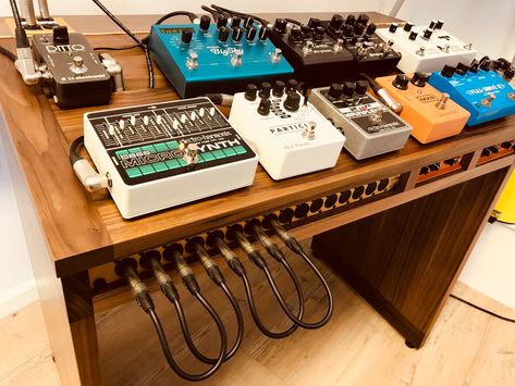 Using Guitar Pedals As Studio Effects — Just a Phase Small Music Studio Ideas, Diy Music Studio, Small Music Studio, Pedalboard Ideas, Music Setup, Studio Music Room, Music Mixing, Music Making, Office Interior Design Modern