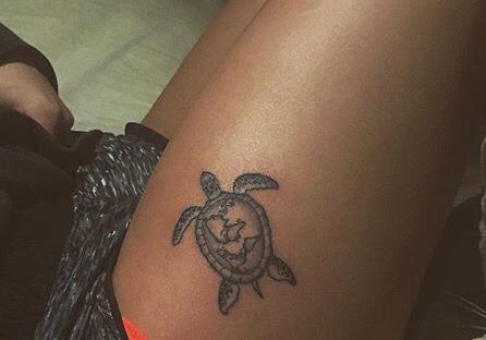 Sea turtle tattoo with map on its back Fiji Turtle Tattoo, Turtle Tattoos, Map Heart, Sea Turtle Tattoo, Hawaiian Tattoo, Trendy Tattoo, Turtle Tattoo, Turtle Shell, Dream Tattoos