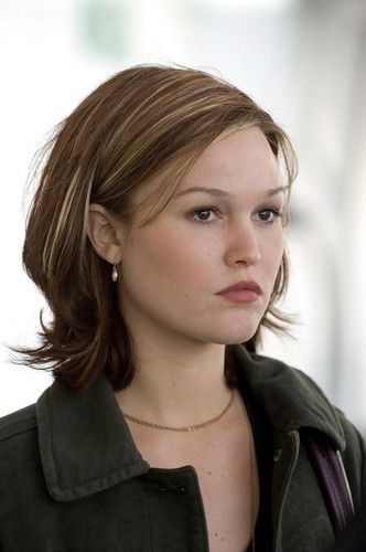 Julia Stiles Hair, Julia Stiles, Super Hair, Pixie Cuts, Hair Short, Modern Life, Short Hairstyles, Celebrities Female, New Hair