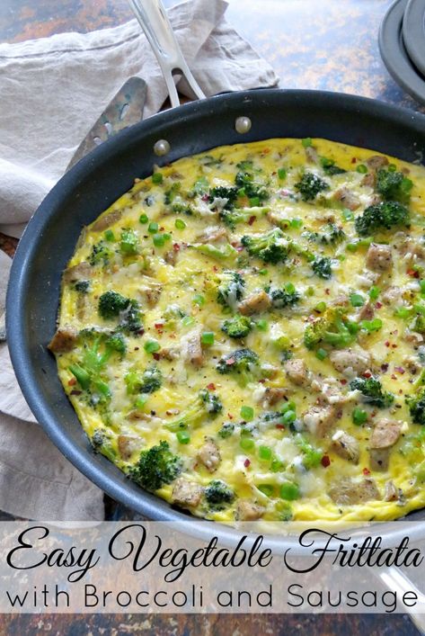 Broccoli And Eggs Recipes, Eggs Frittata, Broccoli And Sausage, Simple Side Dishes, Sliders Recipes Turkey, Broccoli Frittata, Broccoli Sausage, Sausage Frittata, Recipe With Garlic