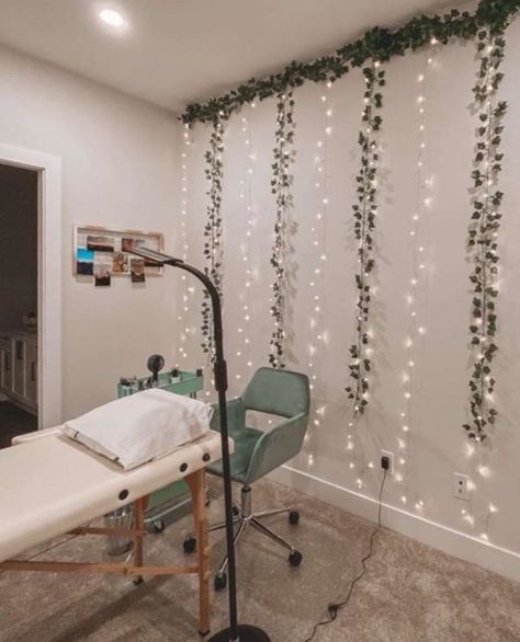 Lash Extension Room Setup, Lash Room From Home, Beauty Salon Room Decor, Lash Extension Room Decor, Lash Extension Room Ideas, Lash Room Inspiration, Lash Tech Essentials, Eyelash Studio Decor Lash Room, Small Lash Studio Ideas