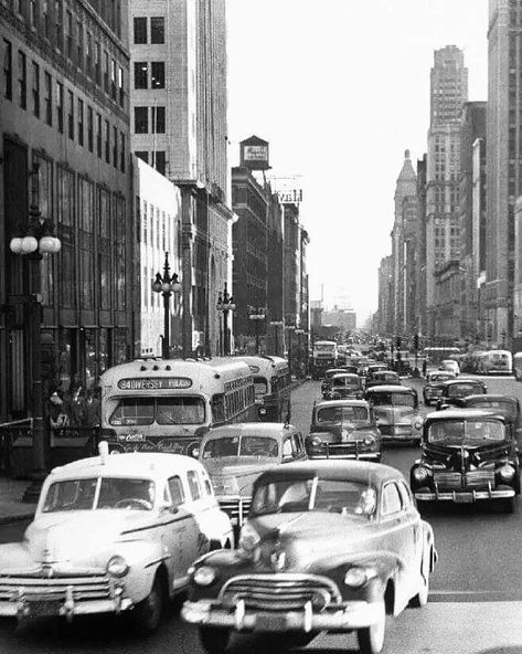 Usa Street, Chicago Pictures, New York City Photos, Michigan Avenue, Chicago Photos, My Kind Of Town, Days Gone, The Windy City, Vintage New York