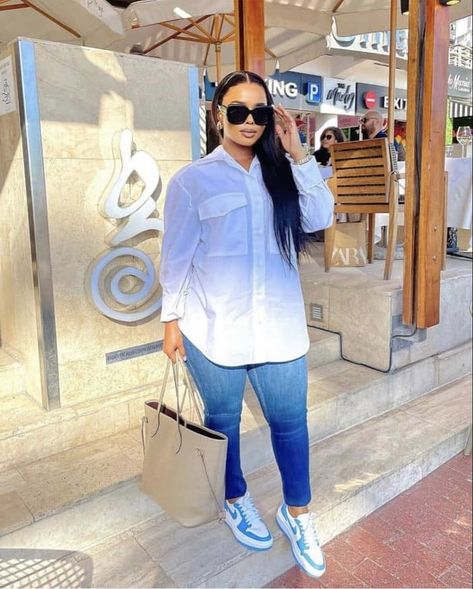 Makoti Outfits, White Shirt Outfit, Curvy Casual Outfits, 2024 Wardrobe, Denim Street Style, Shirt Outfits, Stylish Work Attire, Big Shirt, Effortlessly Chic Outfits