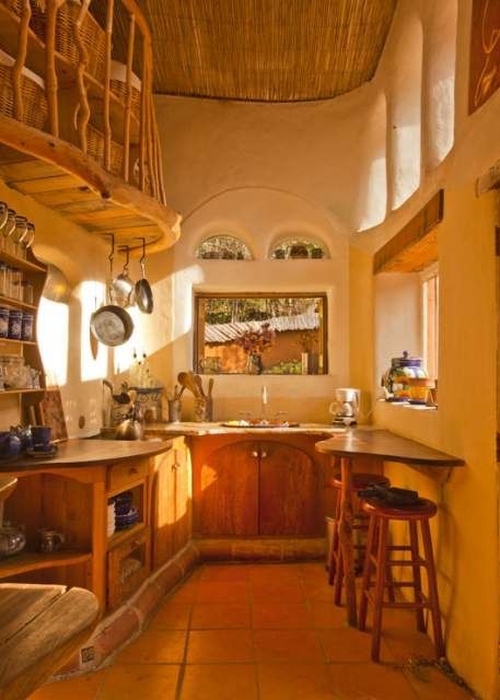 Cob House Interior, Casa Hobbit, Straw Bale House, Earthship Home, Cob House, Farm Kitchen, Earth Homes, Old Farm Houses, Earthship