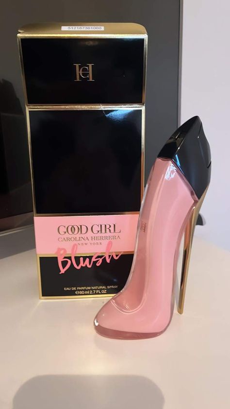 Good Girl Blush, Profumo Victoria Secret, Koleksi Parfum, Carolina Herrera Good Girl, Expensive Perfume, Fragrances Perfume Woman, Body Hygiene, Perfume Collection Fragrance, Perfume Scents