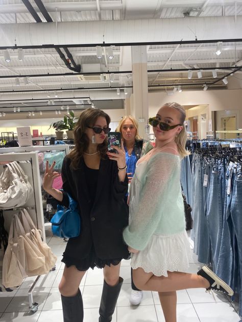 #fashion #besties #shopping #aesthetic #tiktok Besties Shopping Aesthetic, Fashion Besties, Future Aesthetic, Shopping Aesthetic, Aesthetic Tiktok, Go Shopping, Summer Time, Stylish Outfits, My Girl