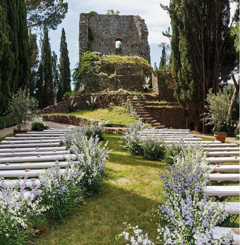 Ireland Wedding Venues, Ireland Destinations, Wedding Ceremony Ideas, Theme Nature, Tuscan Wedding, Ireland Wedding, Celtic Wedding, Irish Wedding, Castle Wedding