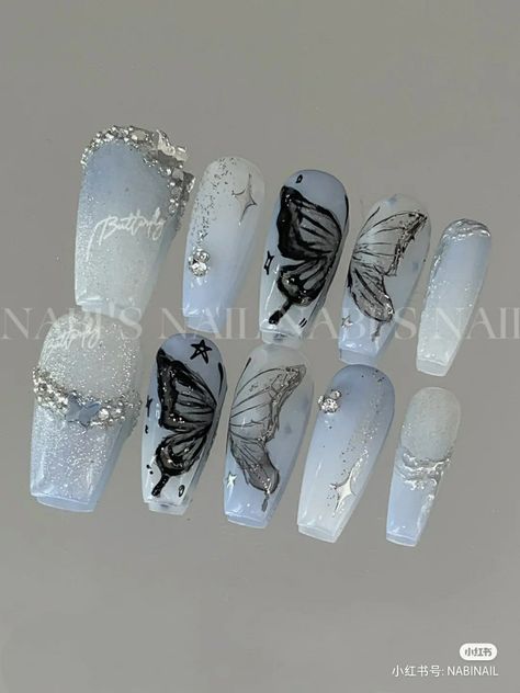 Kpop Idol Nails, Black Buterfluffy Nails, Cybercore Nails Blue, Blue Nail Butterfly, Silver And Blue Butterfly Nails, Douyin Butterfly Nails, Fake Nails Designs, Hello Nails, Cute Simple Nails