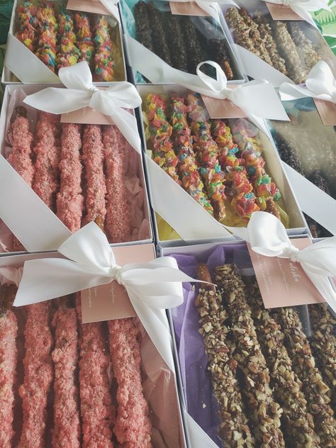 Sweet Treat Ideas To Sell, Custom Treats, Sweet Treats Business, Chocolate Covered Pretzel, Summer Treats To Sell, Sweet Treats To Sell, Cereal Chocolate Covered Strawberries, Flavored Chocolate Covered Pretzels, Treat Boxes Ideas Sweets