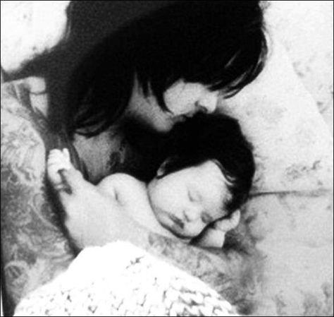 Not sure if this is Gunner or Storm's baby picture, but it's priceless Tattoos Architecture, 80s Pictures, Motley Crue Nikki Sixx, Rocker Boy, Sixx Am, Motley Crüe, Peter Steele, Quotes Humor, Paul Stanley