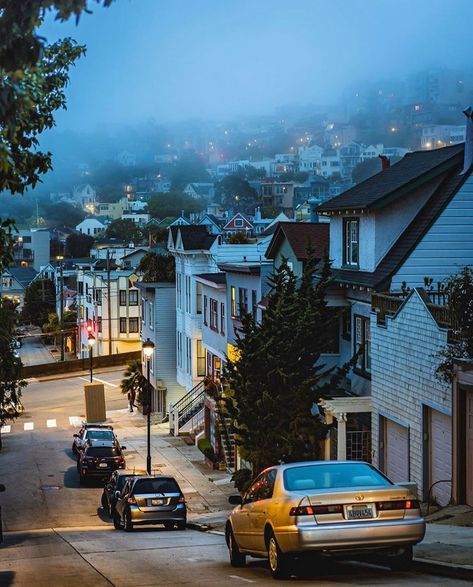 Haight Street, San Francisco At Night, Foggy Weather, Picture Comments, San Francisco Travel, California Dreamin', San Fran, The Fog, San Francisco Bay Area