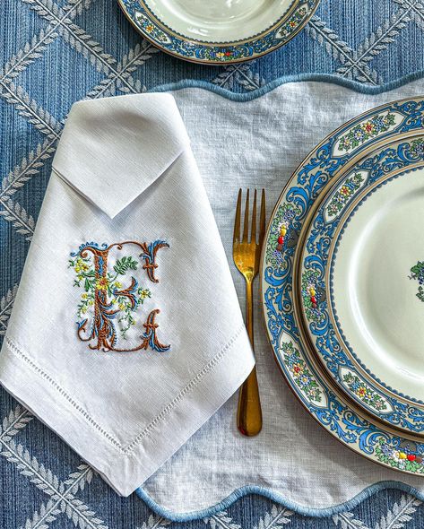 🌟 Step into timeless elegance with #GrandmillennialVibes 🍽️✨. Where every meal feels like a special occasion, and the charm of blue and white decor never fades. Ready to host a dinner that’s as classic as it is chic? Commen “LINK” to shop this plate setting . . . . . . #blueandwhiteforever #traditionalchic #hostwiththemost #memories #diningroomdecor #lenoxchina #lenoxautumn #monogrammed #monogrammednapkins #sundaydinner Lenox Autumn, Blue And White Decor, Plate Setting, Traditional Chic, Leaf Monogram, Linen Dinner Napkins, Monogrammed Napkins, Lenox China, Embroidery Monogram