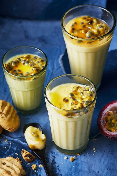 Passionfruit Dessert, Coconut Treats, Posset Recipe, Gf Sweets, Passionfruit Recipes, Desserts In A Glass, Desserts Ideas, Quick Vegan, Yoghurt Cake