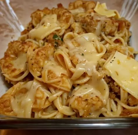 Pennsylvania Dutch Bridled Noodles – Naomi's Recipes Bridled Noodles Pennsylvania Dutch, Pennsylvania Dutch Recipes Comfort Foods, Noodle Meals Easy, Egg Noodle Side Dish Recipes, Leftover Egg Noodles Recipes, Amish Egg Noodle Recipes, Whats For Dinner Easy, Amish Noodles Recipe, Reams Noodles Recipes