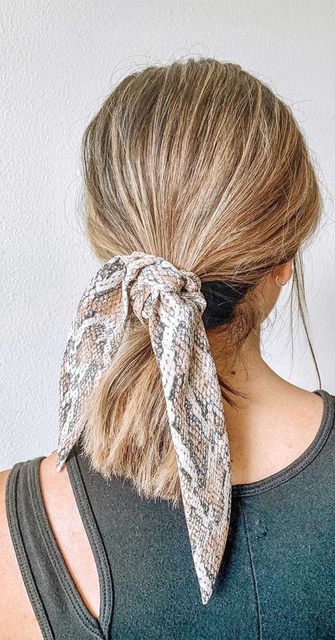 Scarf Styles For Short Hair, Hair With A Scarf, Hair Scarf Ponytail, Ways To Style Your Hair, Scarf Ponytail, Styles For Short Hair, Hair Tricks, Wear A Scarf, Hair Diy