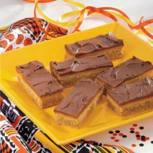 Frosted Peanut Butter Fingers - these are great! Tricia Yearwood Butterscotch Bars, Trisha Yearwood's Butterscotch Bars, Trisha Yearwood No Bake Peanut Butter Bars, Pioneer Women No Bake Peanut Butter Bars, No Bake Rocky Road Bars Trisha Yearwood, Peanut Butter Fingers, Vegetarian Bake, Baking Cocoa, Peanut Butter Bars