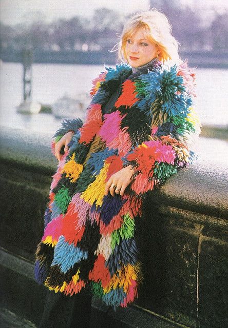 Fringe Clothing Fashion, Clothes With Fringe, 70s Knitwear, Muppets Vintage, Crazy Clothes, Yarn Fashion, Crochet Base, Patchwork Crochet, Patchwork Inspiration