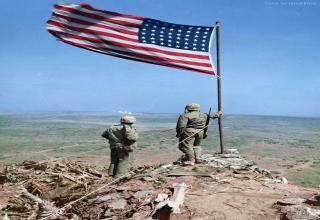 Gives it a whole new life. Ww2 History, Iwo Jima, Colorized Photos, Semper Fi, History Images, Us Marines, United States Marine Corps, United States Military, United States Marine