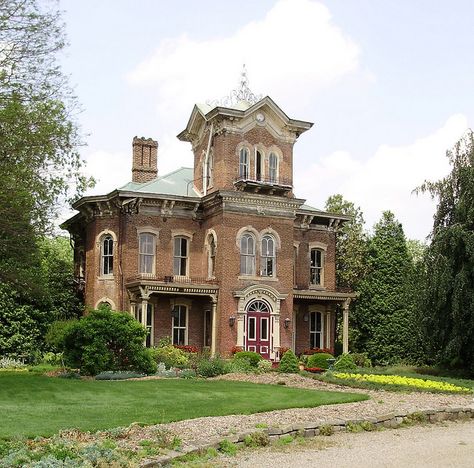 Home in Coshocton County Ohio by 333 (only half evil), via Flickr Abandoned Mansion For Sale, Old Victorian Homes, Old Abandoned Buildings, Abandoned Churches, Creepy Houses, Old Abandoned Houses, Replacement Windows, Old Mansions, Historic House