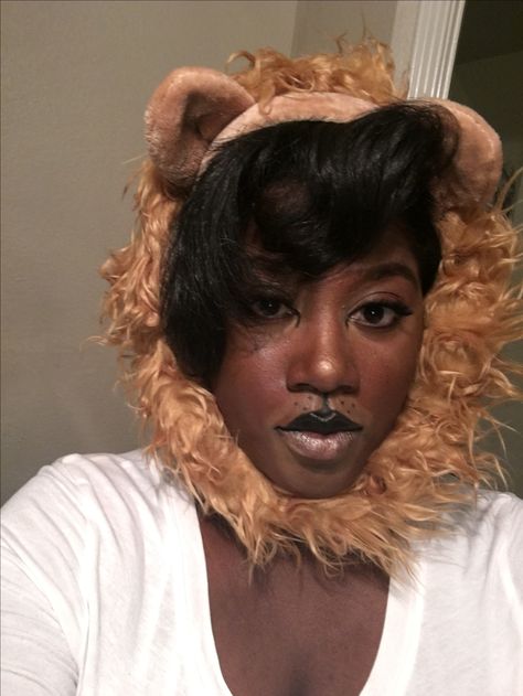 Lion makeup #halloweenmakeup Cute Bear Makeup, Teddy Bear Makeup, Lion Makeup, Bear Makeup, Deer Makeup, Short Dyed Hair, Bear Halloween, Fun Makeup, Makeup Face