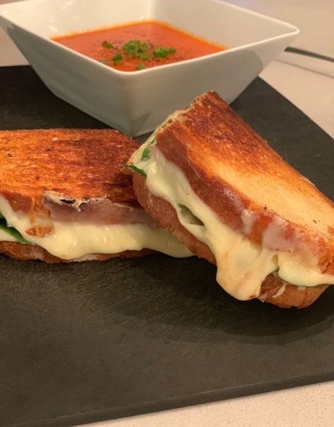 Grilled Cheese And Tomato Soup, Grilled Cheese With Tomato, Cheese And Tomato, Fall Night, Fall Comfort Food, Tomato Soup Recipes, Tomato And Cheese, Cheese Sandwich, Grilled Cheese Sandwich