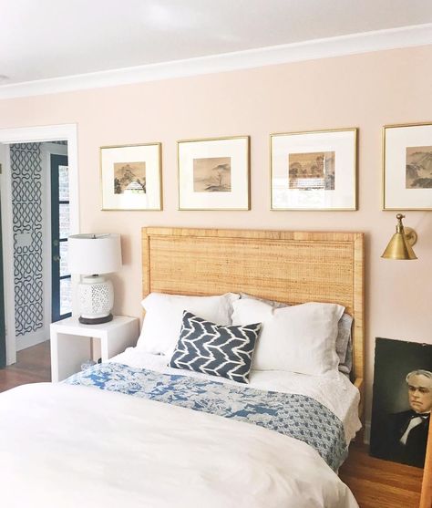 #PinkGround creates a cheery yet calming atmosphere in this airy bedroom. #farrowandball 📷: @pencilandpaperco Dusty Pink Bedroom, Peach Bedroom, Pink Bedroom Walls, Pink Ground, Airy Bedroom, Bedroom Wall Paint, Bedroom Wall Colors, Pale Peach, Pink Bedrooms