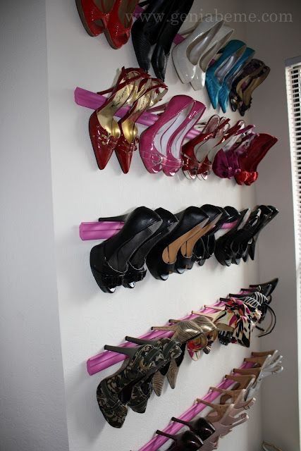 Rak Sepatu Diy, Diy Shoe Rack Ideas, Industrial Shoe Rack, Diy Crown Molding, Vstupná Hala, Bedroom Closet Storage, Diy Shoe Rack, Many Shoes, Shoe Storage Solutions