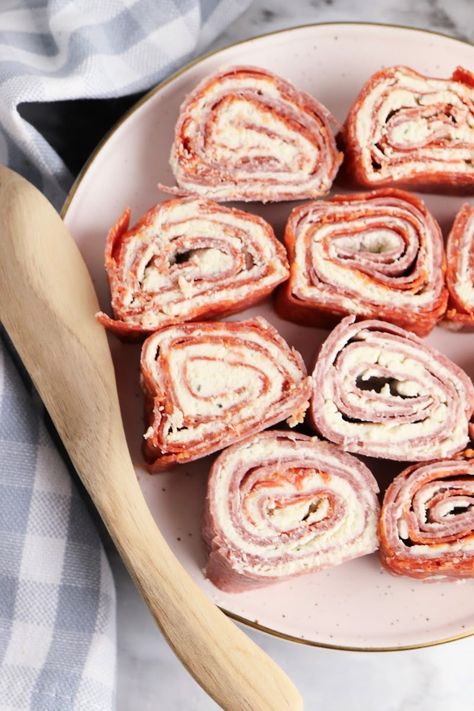 Keto Boursin Roll Ups Boursin Salami Roll Ups, Salami Boursin Cheese Roll Ups, Boursin Pinwheels, Appetizers With Boursin Cheese, Prosciutto Boursin, Dried Beef Roll Ups, Salami Cream Cheese Roll Ups, Roast Beef Pinwheels, Salami Appetizer