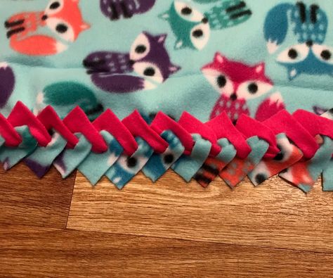 Making A Fleece Tie Blanket No Sew, No Sew Blanket Braided, Braided Tie Blanket, Braided Edge Fleece Blanket, Baby Tie Blanket, Fleece Pillow No Sew, Fleece Blanket With Crochet Edging, No Sew Blankets Fleece How To Make, Fleece Blanket Edging Ideas