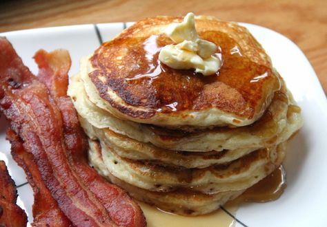 Pancakes And Bacon Aesthetic, Bacon And Pancakes, Pancakes With Bacon, Bacon Pancakes, Best Pancake Recipe, Pancakes And Bacon, Food Therapy, Food Obsession, Cafe Food