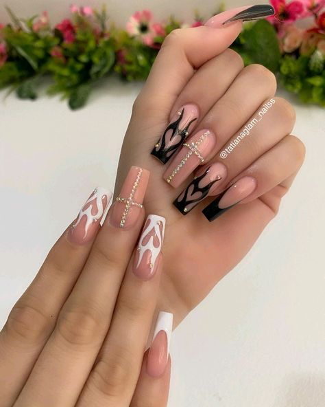 Dope Nails Almond, Almond Nails Inspiration, Halloween Nails Inspo, Easter Nails Designs, Almond Nail Art, Punk Nails, Grunge Nails, Nails Design With Rhinestones, Girly Acrylic Nails