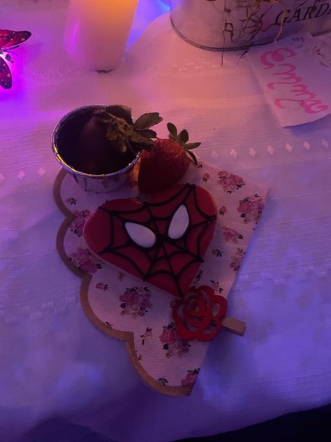 Spiderman Theme Quinceanera, Spider-man Renew Your Vows, Spider Man Quince Cake, Spider Man Wedding Theme, Spiderman Wedding Theme, Spiderman Quince, Spider-man Themed Sweet 16, Spider Man Cookies, Spiderman Wedding