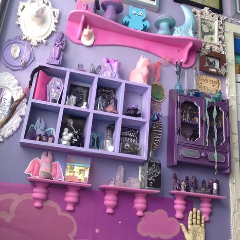 aliceichigoketamine:  100% room goals wow!!! Pastel Goth Room, Tattoo Room, Pastel Goth Decor, Goth Room, Goth Bedroom, Goth Kawaii, Kawaii Room Decor, Goth Home, Goth Home Decor