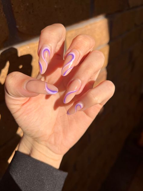 Swrill Design Nails Purple, Easy Nail Art Squiggles, Abstract Purple Nails, Almond Nails Squiggly Lines, Squiggly Nail Designs, Purple Squiggle Nails, Purple Swirly Nails, Purple Abstract Nails, Linework Nails