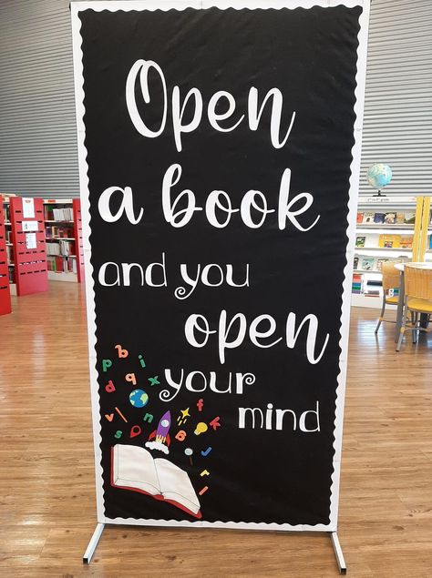 Library Room Decoration Ideas For School, Bulletin Board Ideas For Libraries, School Library Decorating Ideas High School, Library Board Ideas, Library School Aesthetic, Library Board Decoration Ideas, Library Decoration Ideas, Welcome Back Library Bulletin Boards, Library Door