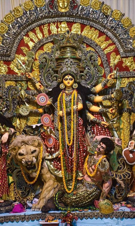 Maa Durga Photo Bengali, Durgamma Photos, Durga Maa Paintings, Maa Image, Maa Durga Photo, Durga Picture, Divine Goddess, Durga Painting, Beautiful Love Images