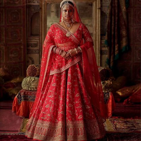 Sabyasachi Lehenga Cost, Sabyasachi Wedding Lehenga, Red Lehenga Choli, Sabyasachi Lehenga, Indian Lehenga Choli, Wedding Lehenga Designs, Indian Bride Outfits, Indian Bridal Lehenga, Lehenga Choli Online