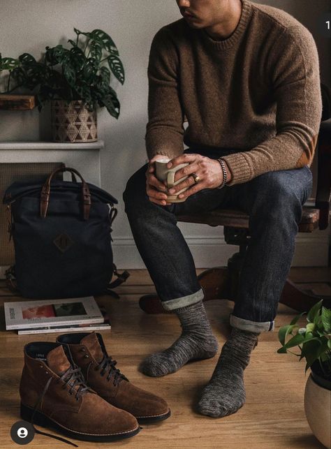 Brown Desert Boots, Coffee Saturday, Dark Blue Jeans Outfit, Blue Jeans Outfit, Men's Capsule Wardrobe, Sweater Outfits Men, Boots Outfit Men, Jeans Outfit Men, Blue Jean Outfits