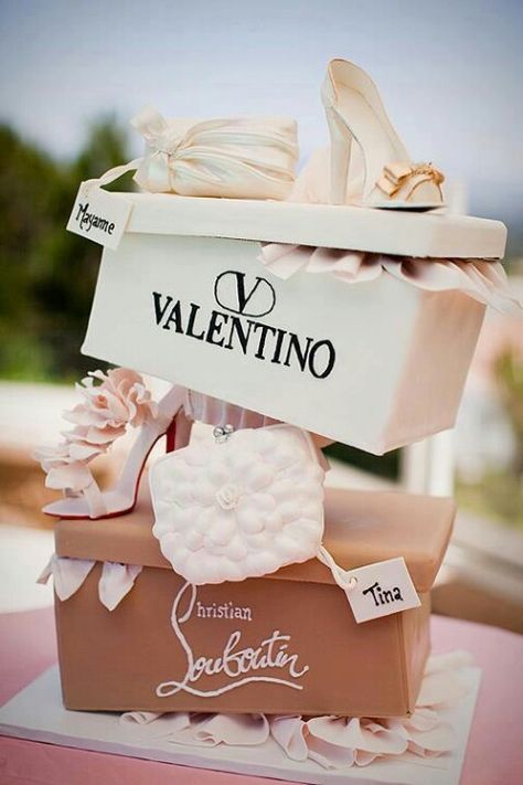 Perfect for A Fashionista Bride-to-Be! Christian Louboutin & Valentino Cake Sugar Sculpture, Cake Shoes, Shoe Box Cake, Whimsical Cakes, Shoes Cake, Torte Creative, Shoe Cakes, Fashion Cake, Torte Cupcake